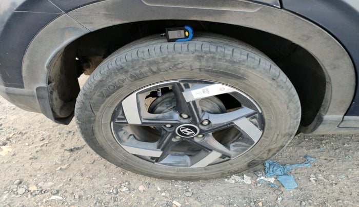 2019 Hyundai VENUE SX(O) 1.4 CRDI, Diesel, Manual, 1,36,001 km, tyre