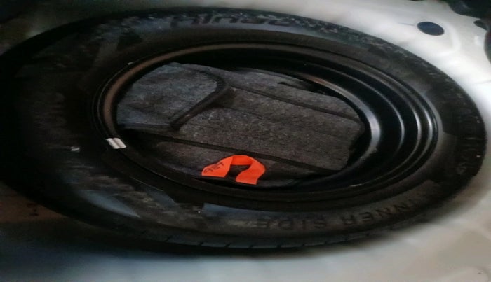 2023 Hyundai VENUE SX 1.2 PETROL, Petrol, Manual, 42,991 km, tyre