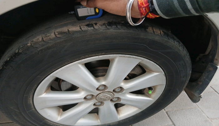 2010 Toyota Corolla Altis VL AT PETROL, Petrol, Automatic, 1,52,897 km, tyre