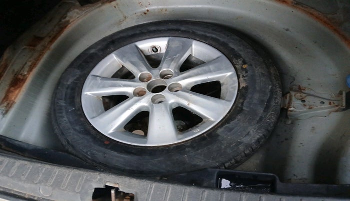 2010 Toyota Corolla Altis VL AT PETROL, Petrol, Automatic, 1,52,897 km, tyre