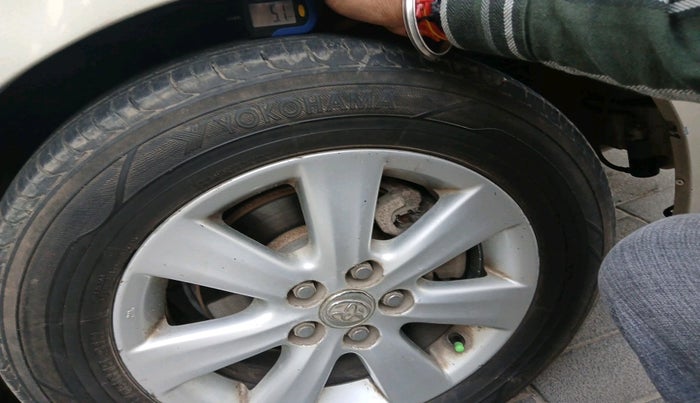 2010 Toyota Corolla Altis VL AT PETROL, Petrol, Automatic, 1,52,897 km, tyre