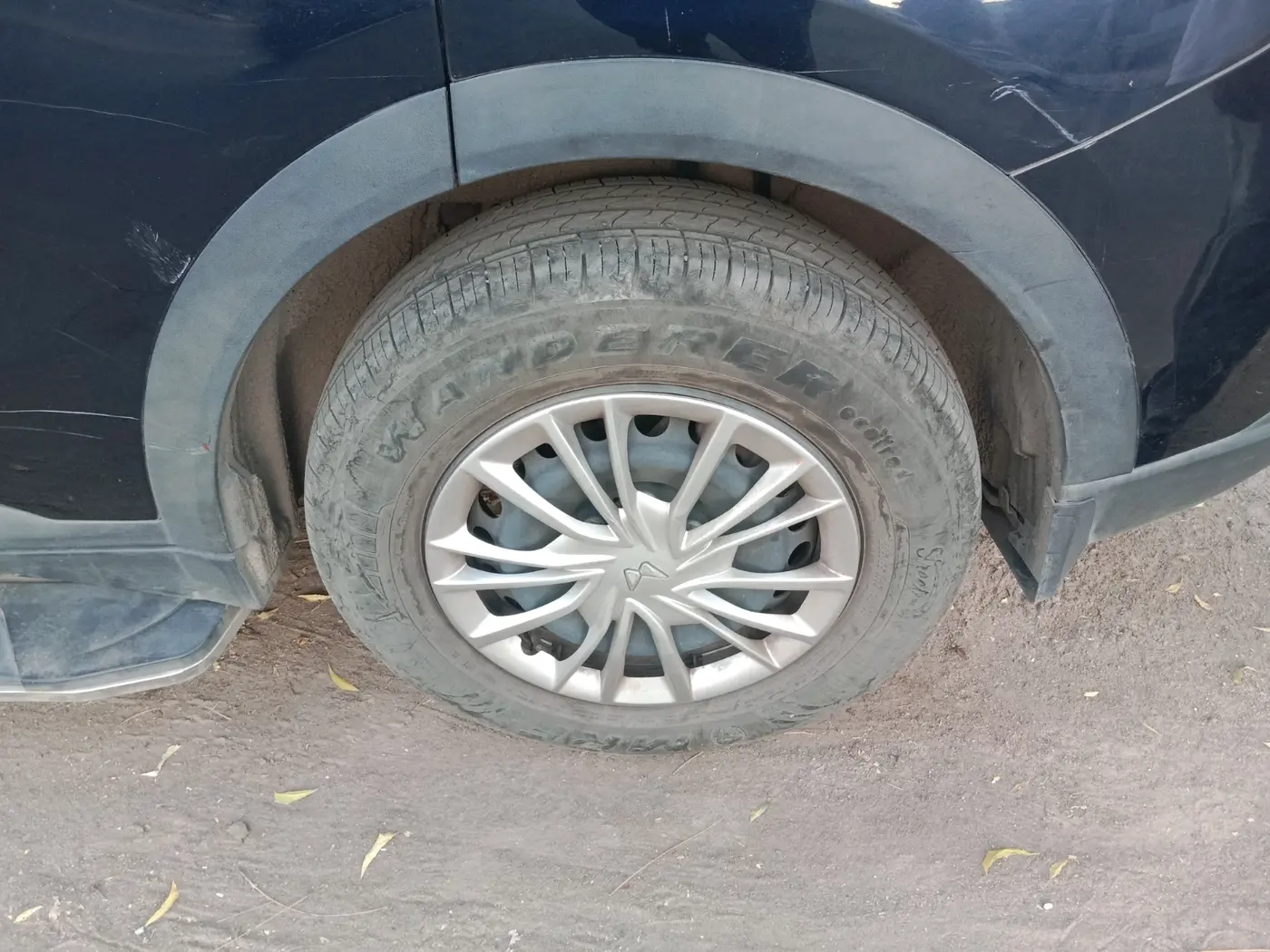 2024 Mahindra XUV700 AX5 Select Petrol AT 7 STR , Petrol, Automatic, 5,691 km, tyre
