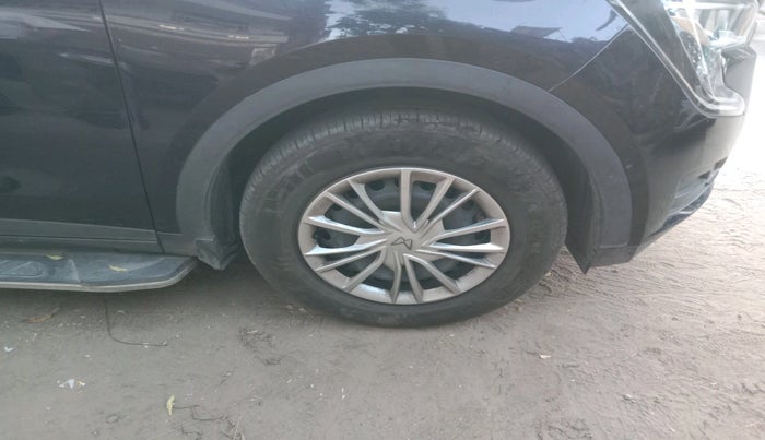 2024 Mahindra XUV700 AX5 Select Petrol AT 7 STR , Petrol, Automatic, 5,691 km, tyre