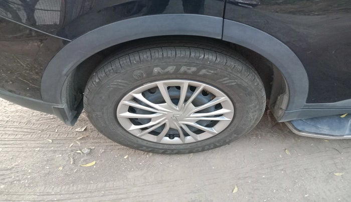 2024 Mahindra XUV700 AX5 Select Petrol AT 7 STR , Petrol, Automatic, 5,691 km, tyre