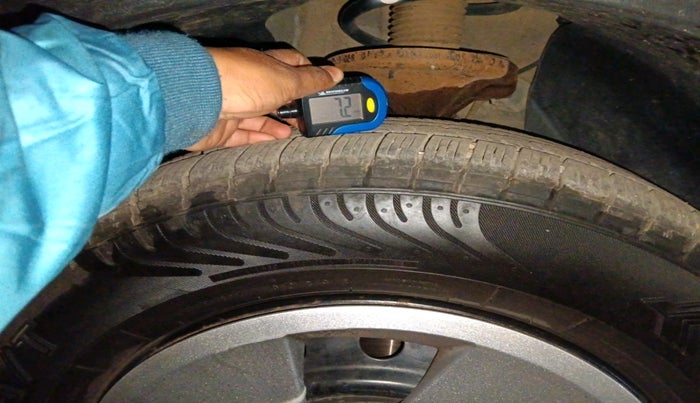 2015 Mahindra XUV500 W6, Diesel, Manual, 1,64,373 km, tyre