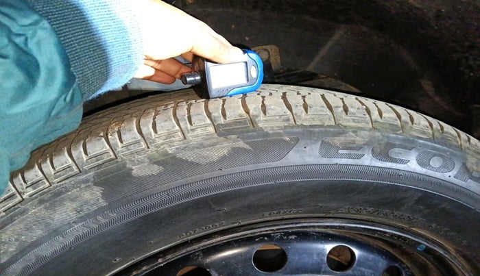 2015 Mahindra XUV500 W6, Diesel, Manual, 1,64,373 km, tyre