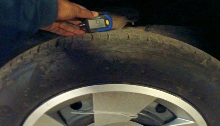 2015 Mahindra XUV500 W6, Diesel, Manual, 1,64,373 km, tyre