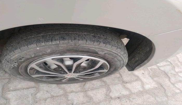 2013 Maruti Wagon R 1.0 LXI, Petrol, Manual, 49,107 km, tyre