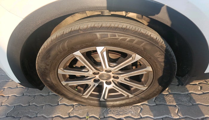 2021 Mahindra XUV700 AX 7 P AT 7 STR, Petrol, Automatic, 1,02,378 km, tyre