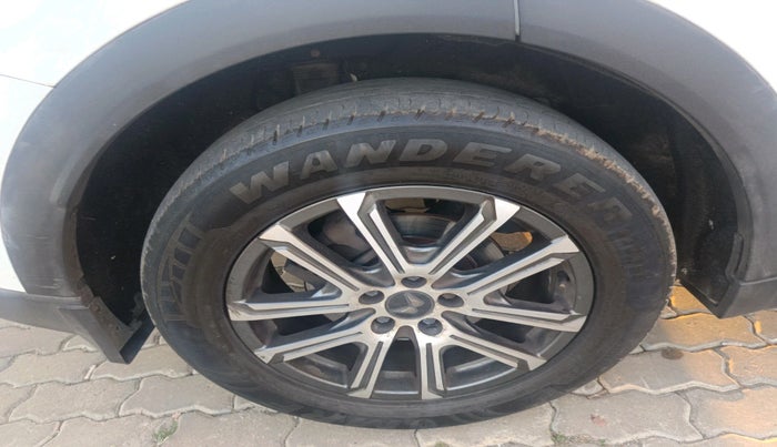 2021 Mahindra XUV700 AX 7 P AT 7 STR, Petrol, Automatic, 1,02,378 km, tyre