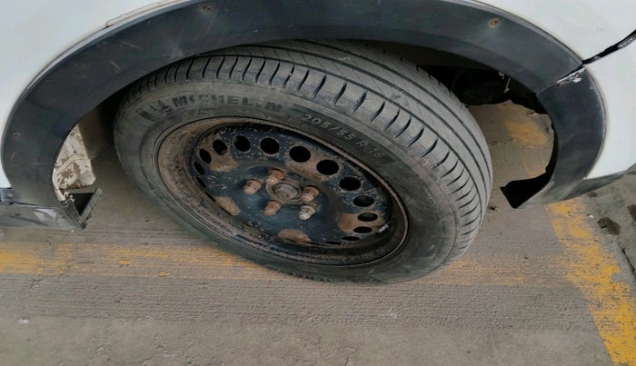 2019 Hyundai Creta E PLUS 1.4 DIESEL, Diesel, Manual, 1,81,179 km, tyre