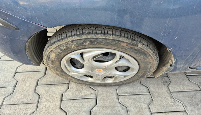 2013 Hyundai Eon MAGNA +, Petrol, Manual, 1,05,098 km, tyre