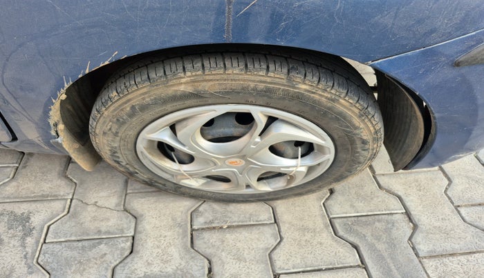 2013 Hyundai Eon MAGNA +, Petrol, Manual, 1,05,098 km, tyre