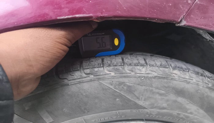 2014 Hyundai i10 MAGNA 1.1, Petrol, Manual, 1,11,104 km, tyre