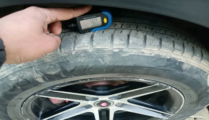 2020 Mahindra XUV300 W4 1.5 DIESEL, Diesel, Manual, 54,863 km, tyre