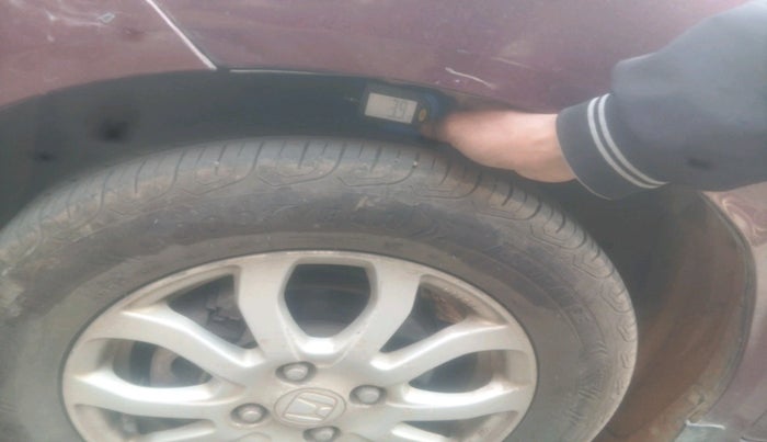 2017 Honda Amaze 1.2L I-VTEC VX, Petrol, Manual, 1,24,915 km, tyre