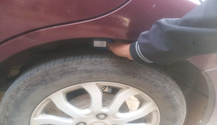 2017 Honda Amaze 1.2L I-VTEC VX, Petrol, Manual, 1,24,915 km, tyre