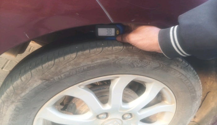 2017 Honda Amaze 1.2L I-VTEC VX, Petrol, Manual, 1,24,915 km, tyre