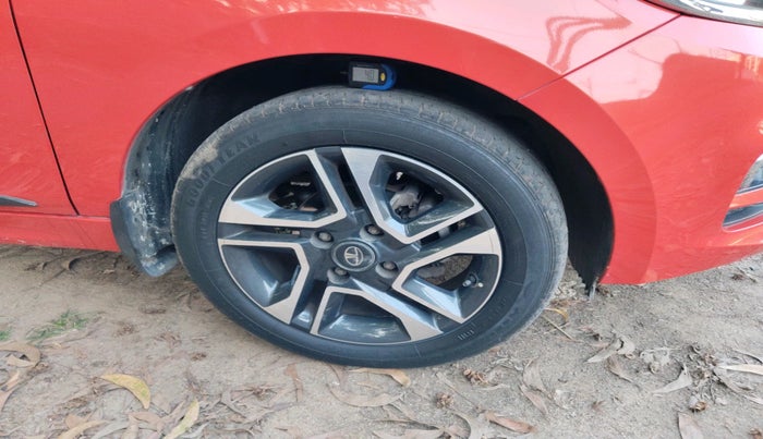 2020 Tata Tiago XZA PLUS PETROL, Petrol, Automatic, 32,756 km, tyre