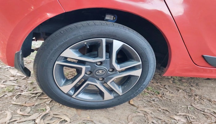 2020 Tata Tiago XZA PLUS PETROL, Petrol, Automatic, 32,756 km, tyre