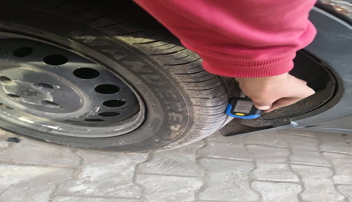 2021 Tata NEXON XE PETROL, Petrol, Manual, 55,351 km, tyre