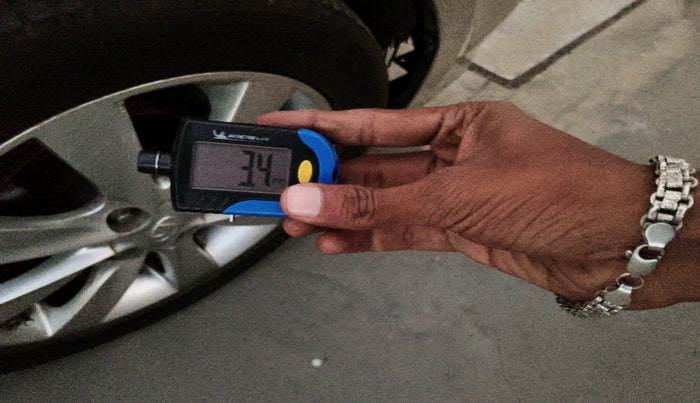 2011 Hyundai Verna FLUIDIC 1.6 VTVT SX AT, Petrol, Automatic, 89,321 km, tyre