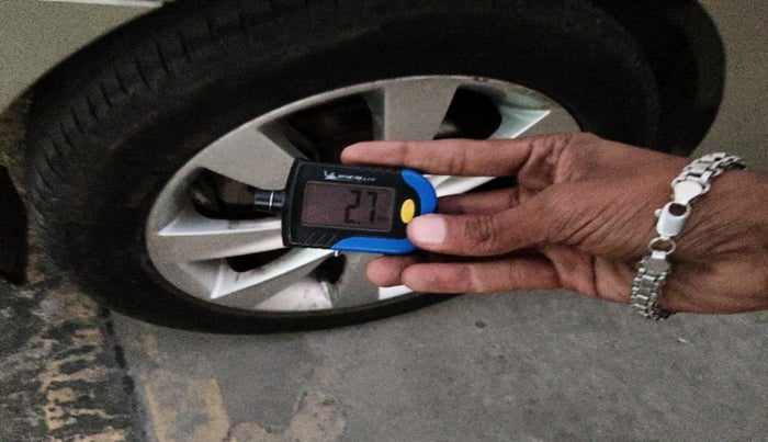 2011 Hyundai Verna FLUIDIC 1.6 VTVT SX AT, Petrol, Automatic, 89,321 km, tyre