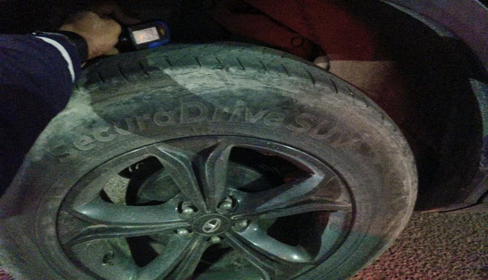 2019 Tata Harrier XZ 2.0L DARK EDITION, Diesel, Manual, 1,29,150 km, tyre