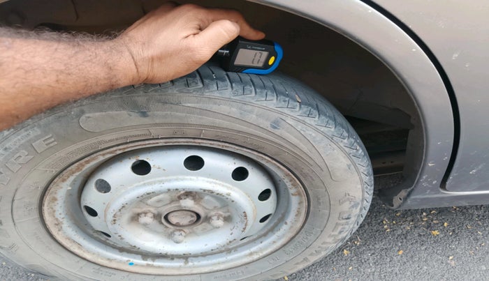 2013 Maruti Wagon R 1.0 LXI CNG, Petrol, Manual, 1,12,244 km, tyre