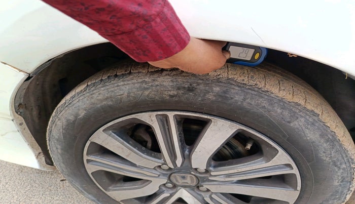 2018 Honda City 1.5L I-VTEC V MT, Petrol, Manual, 1,52,713 km, tyre