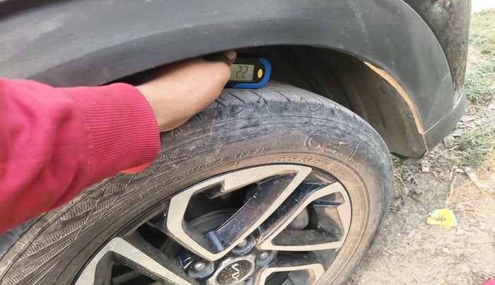 2022 KIA CARENS PRESTIGE PLUS 1.5 DIESEL 7 STR, Diesel, Manual, 1,00,915 km, tyre