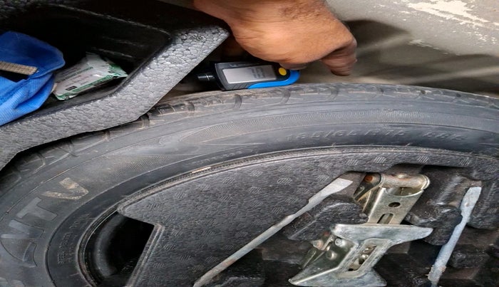 2017 Maruti Ciaz ZDI+ SHVS, Diesel, Manual, 1,41,767 km, tyre