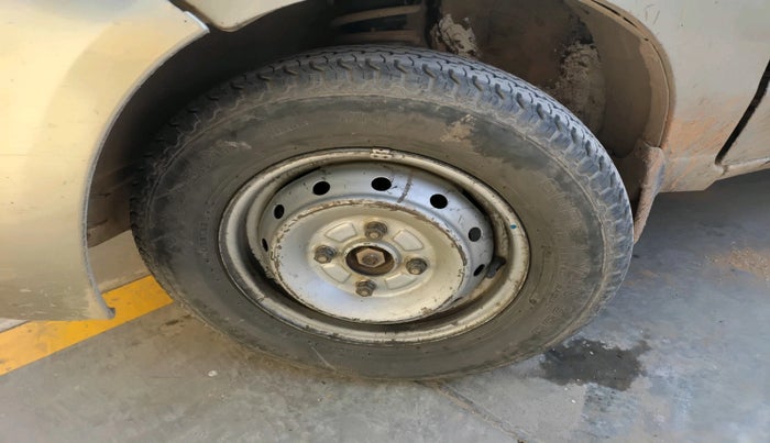 2011 Maruti Alto LXI, Petrol, Manual, 1,47,575 km, tyre