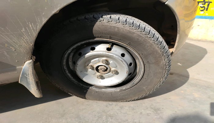 2011 Maruti Alto LXI, Petrol, Manual, 1,47,575 km, tyre