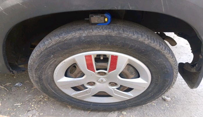 2017 Renault Kwid RXT 1.0, Petrol, Manual, 1,88,452 km, tyre