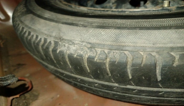 2017 Maruti Dzire VXI AMT, Petrol, Automatic, 79,702 km, tyre