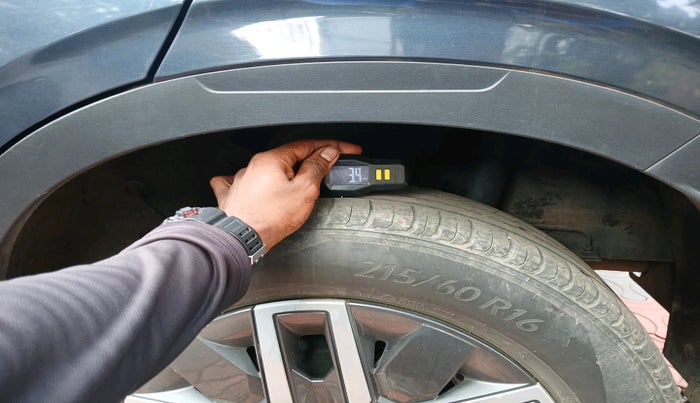 2021 Hyundai VENUE SX 1.0 TURBO, Petrol, Manual, 36,300 km, tyre