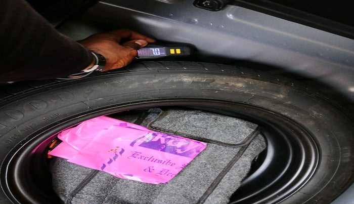 2021 Hyundai VENUE SX 1.0 TURBO, Petrol, Manual, 36,300 km, tyre