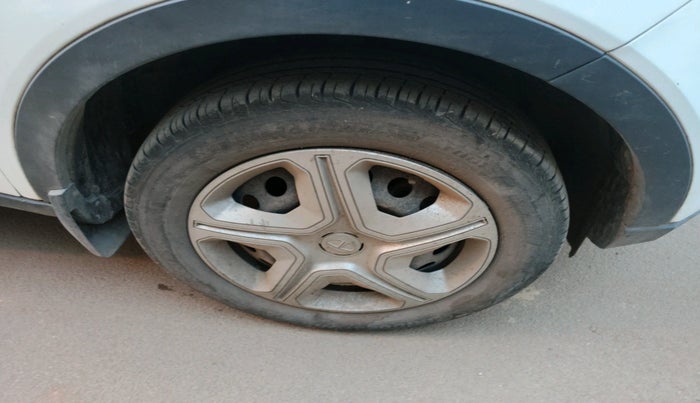 2022 Tata NEXON XM PLUS SUNROOF PETROL, Petrol, Manual, 29,962 km, tyre