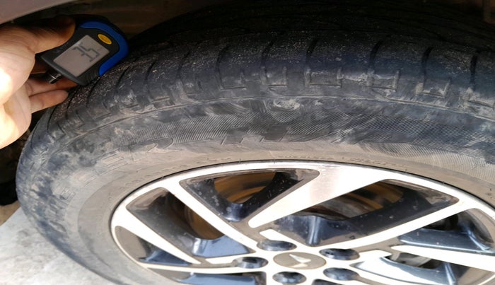 2023 Mahindra XUV300 W8 (O) 1.5 DIESEL, Diesel, Manual, 41,245 km, tyre