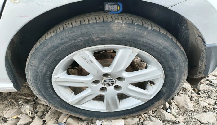 2013 Volkswagen Polo COMFORTLINE 1.2L, Diesel, Manual, 76,584 km, tyre