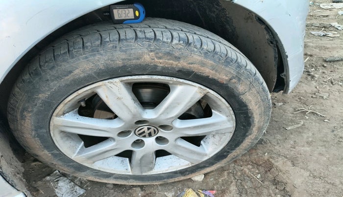 2013 Volkswagen Polo COMFORTLINE 1.2L, Diesel, Manual, 76,584 km, tyre