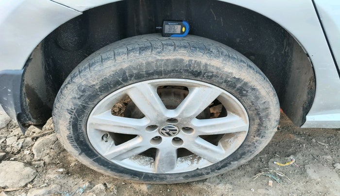 2013 Volkswagen Polo COMFORTLINE 1.2L, Diesel, Manual, 76,584 km, tyre