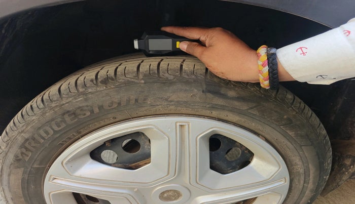 2023 Tata NEXON SMART 1.2 PETROL, Petrol, Manual, 18,277 km, tyre