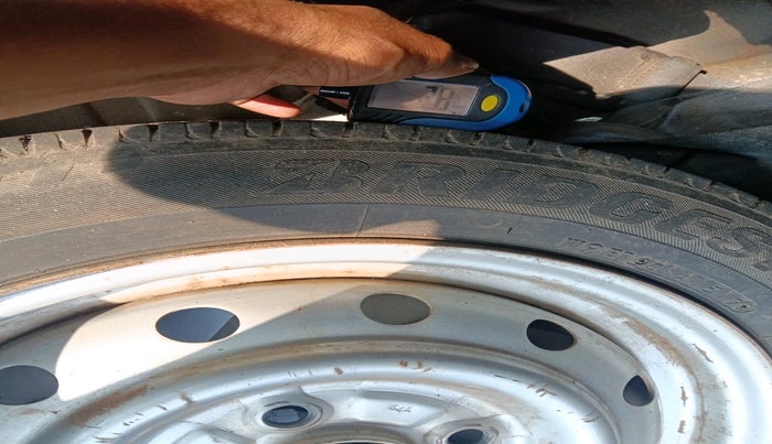 2011 Maruti Wagon R 1.0 LXI, Petrol, Manual, 81,594 km, tyre