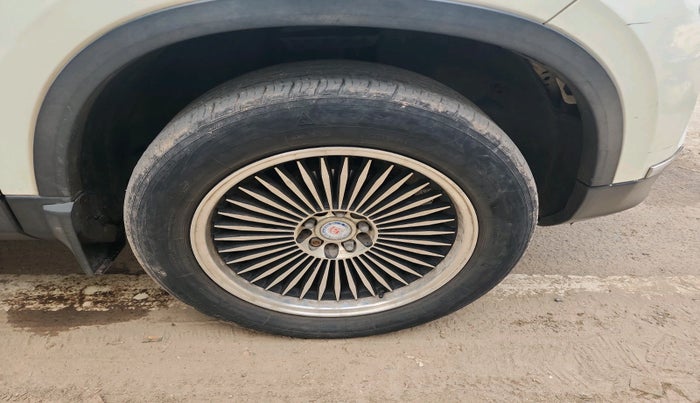 2019 Tata Harrier XM 2.0L KRYOTEC, Diesel, Manual, 1,26,452 km, tyre