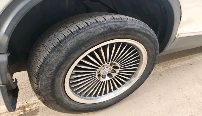 2019 Tata Harrier XM 2.0L KRYOTEC, Diesel, Manual, 1,26,452 km, tyre