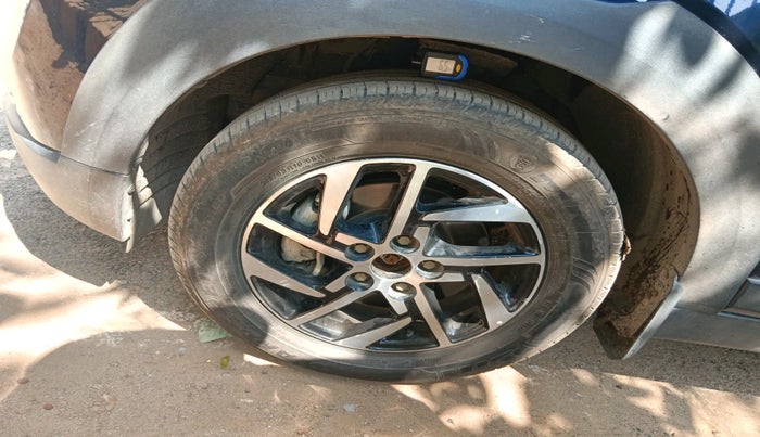 2024 Mahindra XUV 3XO AX5 1.5 Turbo Diesel Autoshift Plus, Diesel, Automatic, 15,539 km, tyre