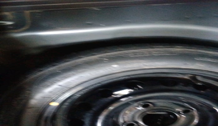 2015 Ford New Figo TITANIUM 1.2 PETROL MT, Petrol, Manual, 81,301 km, tyre