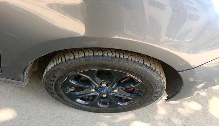 2015 Ford New Figo TITANIUM 1.2 PETROL MT, Petrol, Manual, 81,301 km, tyre